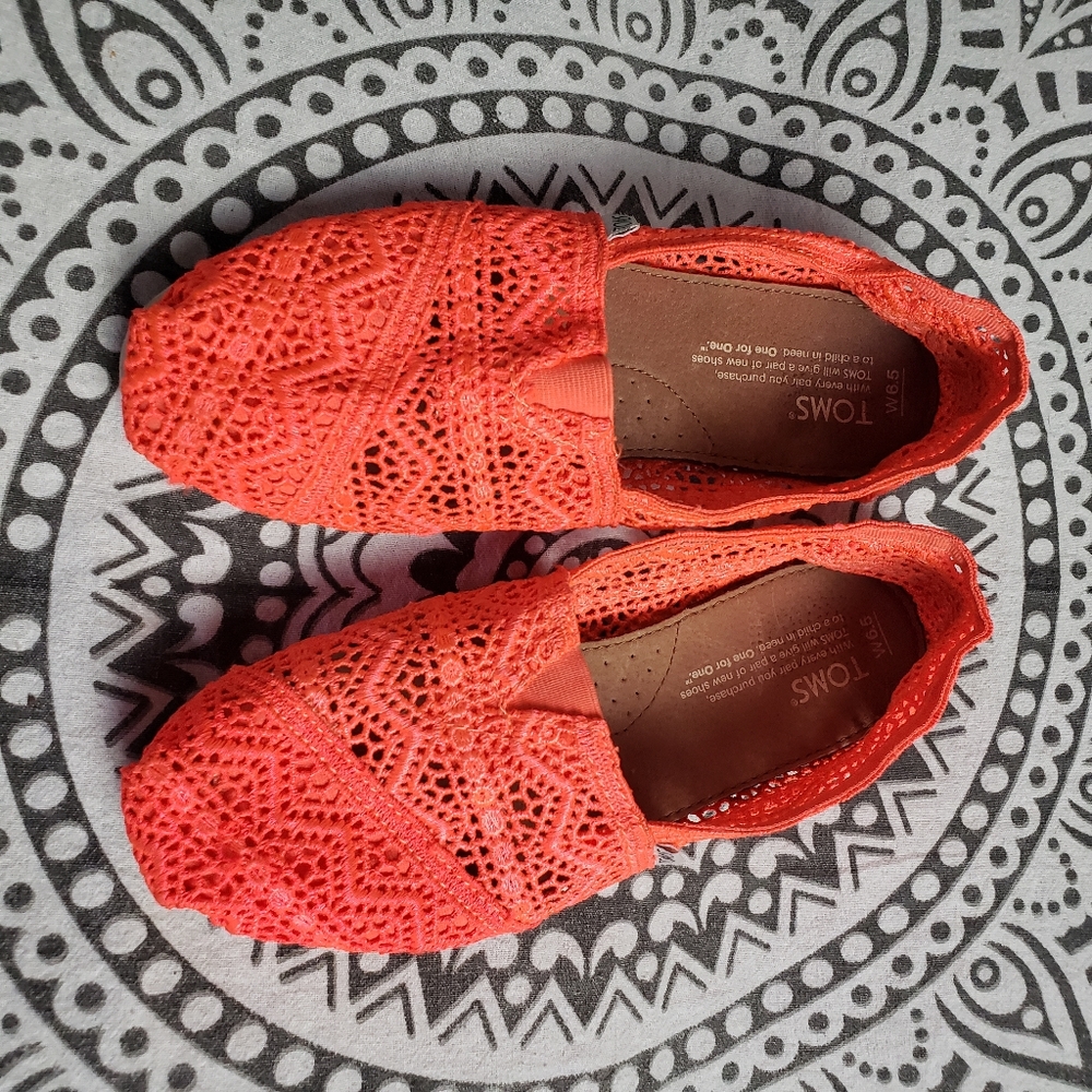 RETRO BRIGHT ORANGE LACE TOMS FESTIVAL CHIC 6.5